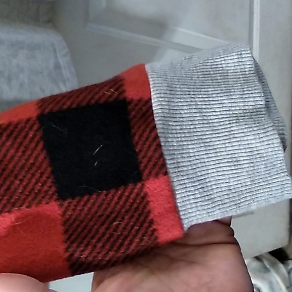 Happy Holidays PJ Top. NWOT 2X - Picture 3 of 8